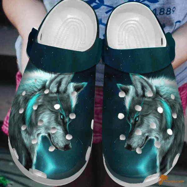 Crocs Shoes with Blue-Gray Wolf Print