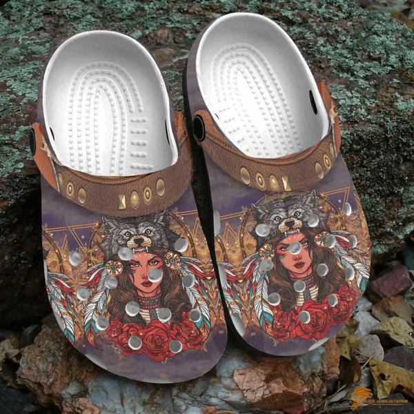 Crocs Shoes with Brown Wolf-Girl Print