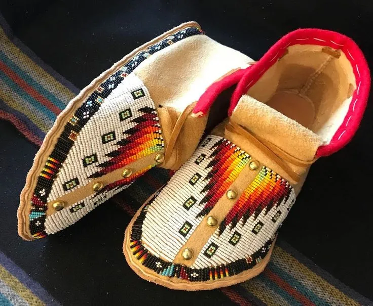 Women's Native American Beaded Moccasins